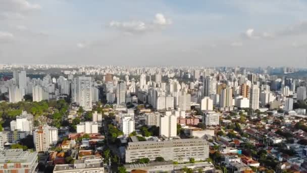 ブラジルの住宅と高層ビルのフロントビュー — ストック動画