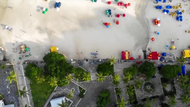 Top View Many Full Colorful Umbrella People Playing Guaraju Beach — Αρχείο Βίντεο