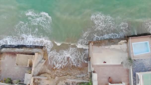 Vista Superior Casa Playa Las Olas Costa Karachi Inclinarse Hacia — Vídeos de Stock