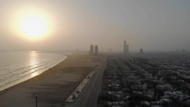 Вид Спереди Зарождающееся Небо Город Пляже Карач Долли Справа Налево — стоковое видео