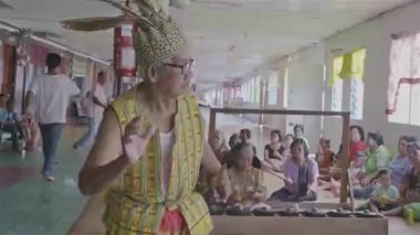 Büyükbabamdan Geleneksel Sahne Sanatları