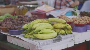 Malezya Geleneksel Pazarı 'nda Meyve Tacirleri 