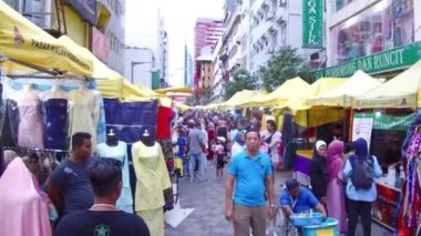 Malezya Geleneksel Pazarı 'nda Kalabalık