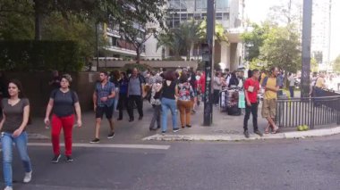  Zebra geçiş şehrin insanları