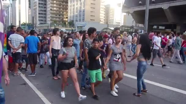 Grupo Pessoas Caminhando — Vídeo de Stock