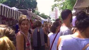 Pazar Pazarı kalabalığı 