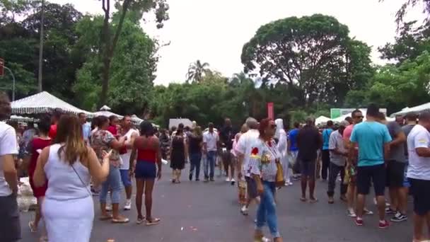 Grupo Pessoas Caminhando Mercado Dominical — Vídeo de Stock