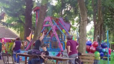 Lunaparktaki Ziyaretçiler