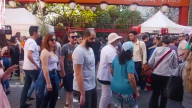 Japon Festivali ziyaretçileri 