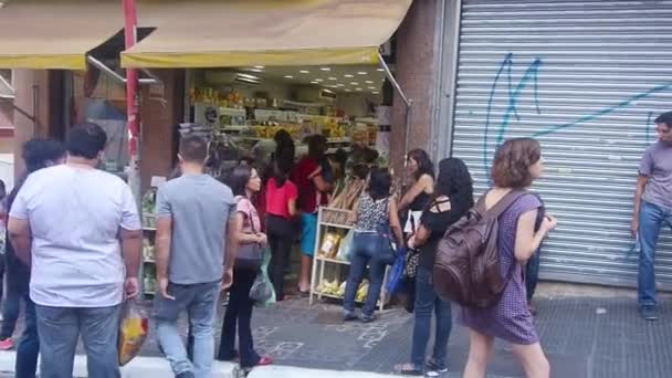 Men Talk Together Front Food Store Sao Paulo Hand Held — Stock Video