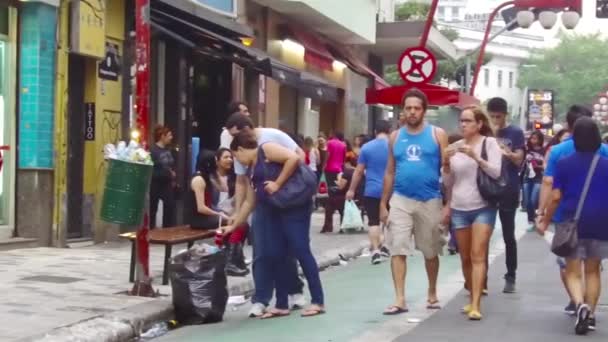 Pessoas Estão Andando Rua São Paulo — Vídeo de Stock