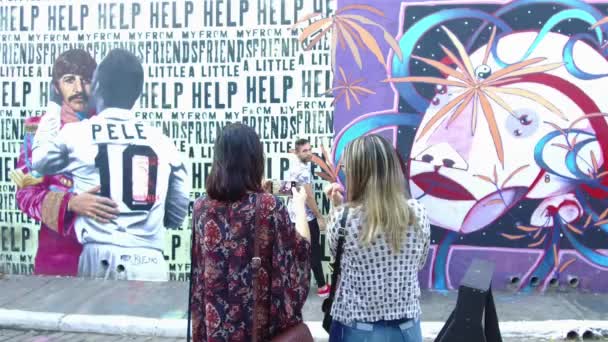 Atividade Visitante Lugar Cheio Graffiti — Vídeo de Stock