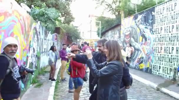 Atividade Visitante Lugar Cheio Graffiti — Vídeo de Stock