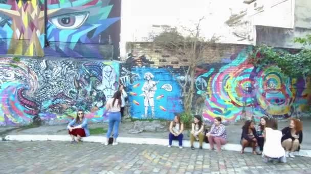 Actividad Visitantes Lugar Lleno Graffiti — Vídeos de Stock