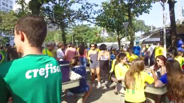 Brasilianska Fans Stöder Det Brasilianska Landslaget — Stockvideo