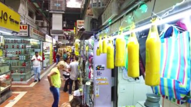 Guy eating fruit at the Municipal market in Belo Horizonte