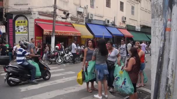 Tłumy Ludzi Handlowców Drogach Dużą Ilością Motocykli Parking — Wideo stockowe
