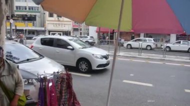 Yol kenarındaki Güzel Aksesuarlar - El Tutuşu - Eğik.