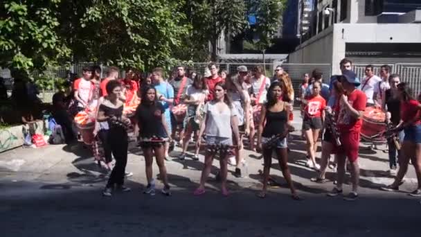 Groep Van Mensen Die Samen Drummen Spelen — Stockvideo