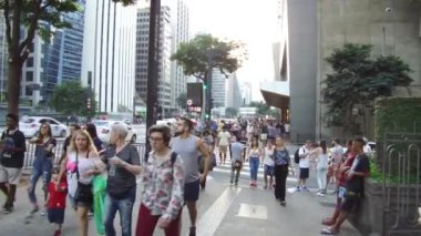 Pedestrian Caddesi ve Güzel Şehir Manzarası