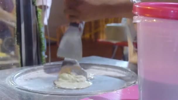 Process Making Ice Cream Rolls Night Market Melaka Jonkar Street — Stock Video