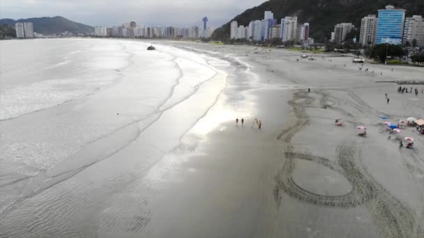 ブラジルの海岸の前の空中ビュー — ストック動画