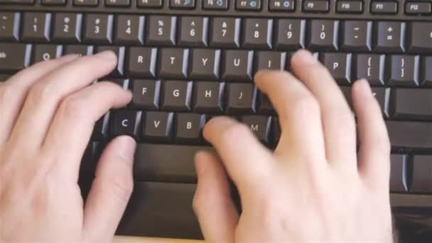 Primer Plano Las Manos Escribiendo Teclado — Vídeos de Stock