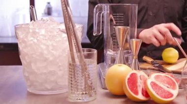  Beautiful Floral Rose Appearance with Fresh Fruit 