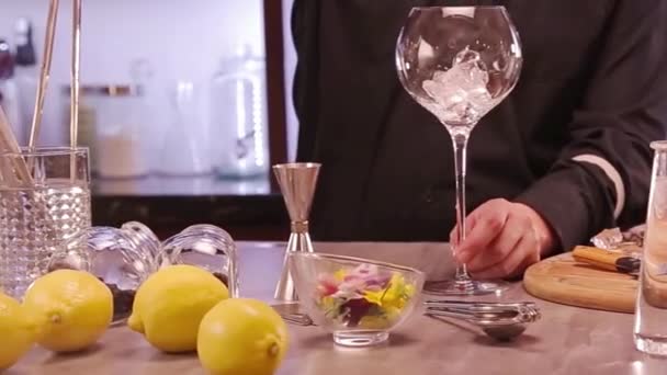 Yuzu Gin Tonic Drink Background Close — Wideo stockowe