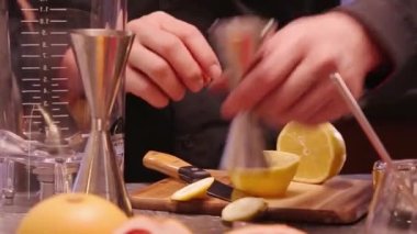 Squeeze Lemon With Iron Squeezer.