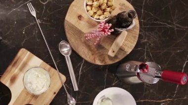 Dondurmalı Siyah Sıvı