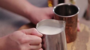 Demir Gözlük 2 'ye dönüşüyor.