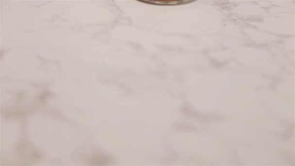 完成的巧克力冰的外观 向上移动 — 图库视频影像