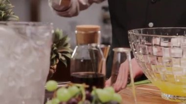 Çekiçle santral köküne vur Soldan sağa kay