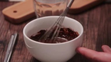 Demir Stirrer ile Karıştırılmış Çikolata