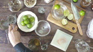 Drain Ice Cubes in the Shaker