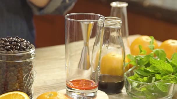 Add Ice Thick Syrup Glass Static — Video