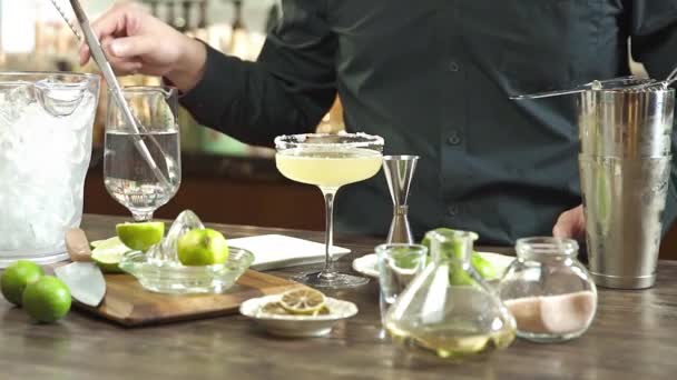 Add Dried Lime Garnish Tong Static — Vídeos de Stock