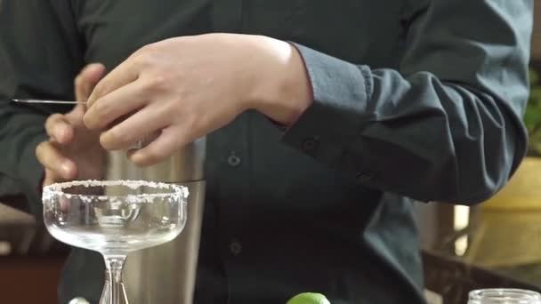 Pouring Liquid While Filtering — Stock video