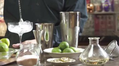 Stir Ice In The Glass - Slide Right To Left