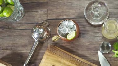 Add Garnish With Green Plants