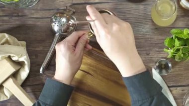 Stirring With the Spoon Bar