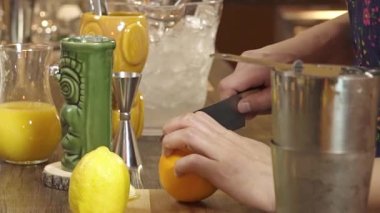 Cut Oranges Into Slices