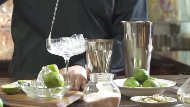Stir Ice Glass Slide Left Right — Vídeos de Stock