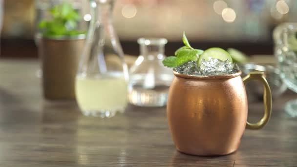 Beverage Green Garnish Slide Left Right — Stock video