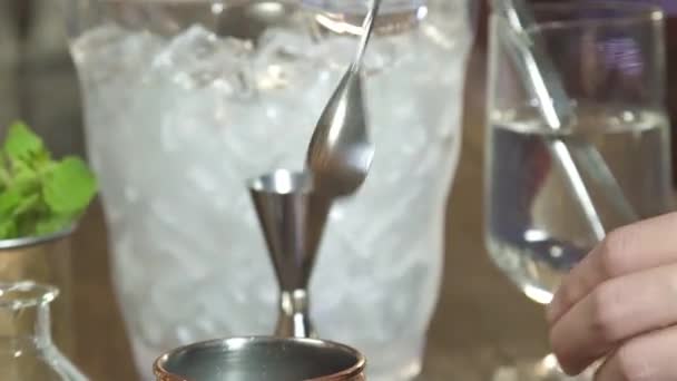Stir Again Spoon Bar — стоковое видео