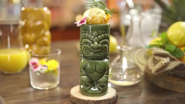 Beautiful Drinks Green Tiki Glass — стокове відео