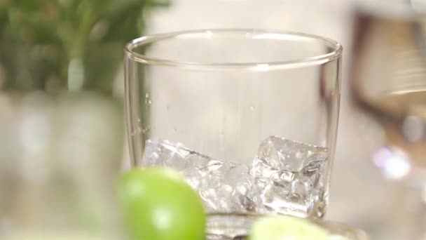 Add Ice Cube Top Syrup Close — Vídeo de stock