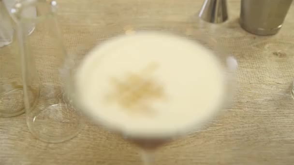 Beautiful Drinks Garnish Caramel Pull Focus — Wideo stockowe