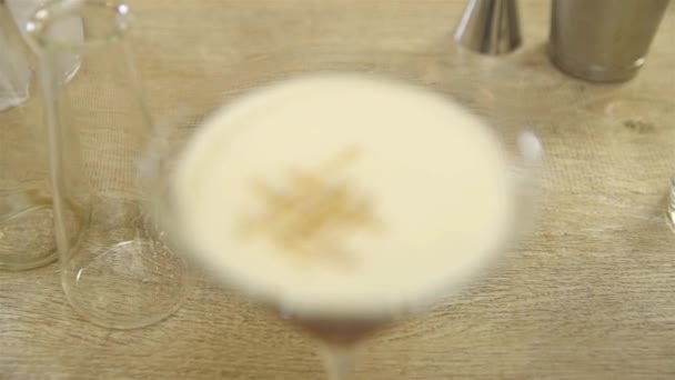 Garnish Caramel Black White Drinks Pull Focus — Stock Video